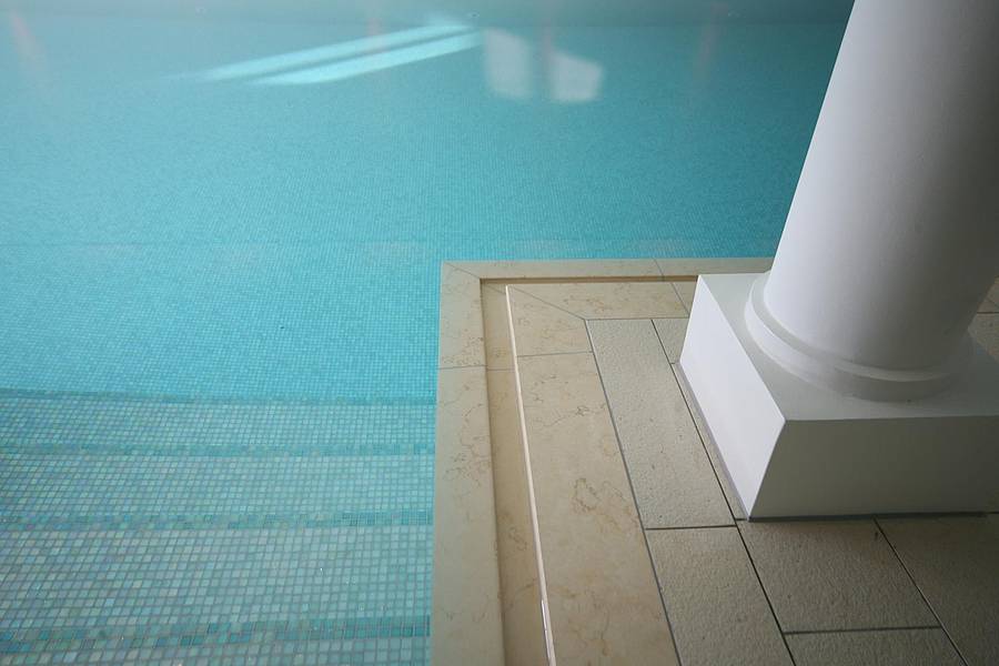 NSH indoor pool P08 - Steuler Pool Linings