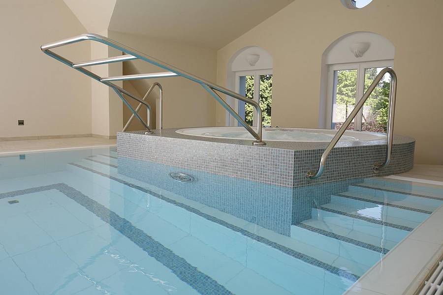 NRW indoor pool 2nd floor - Steuler Pool Linings