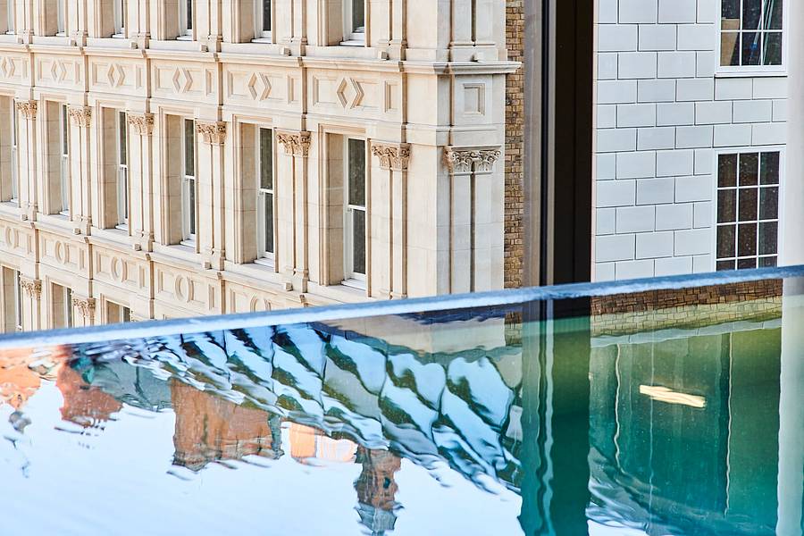 London Pan Pacific Hotel - Steuler Pool Linings