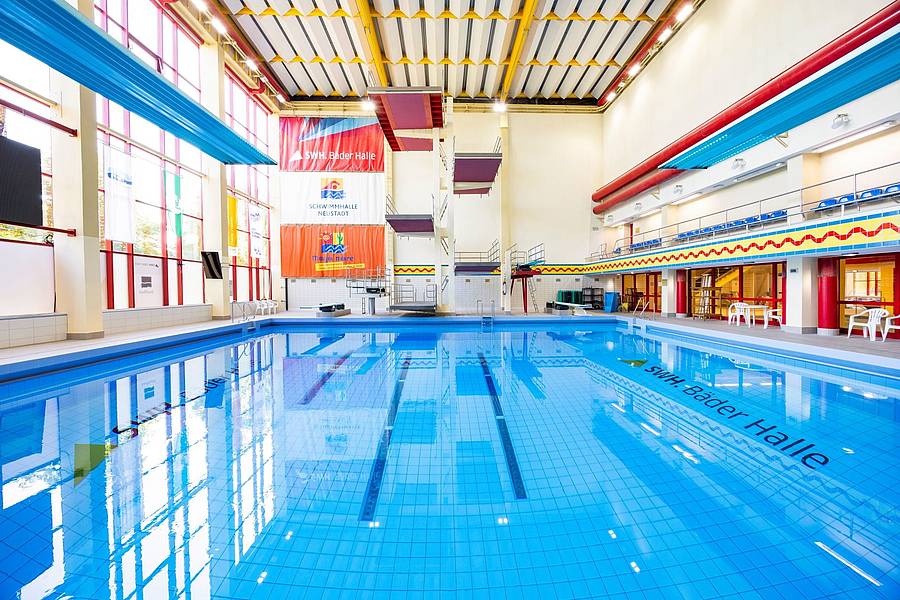 Halle/Saale Schwimmhalle Neustadt - Steuler Pool Linings