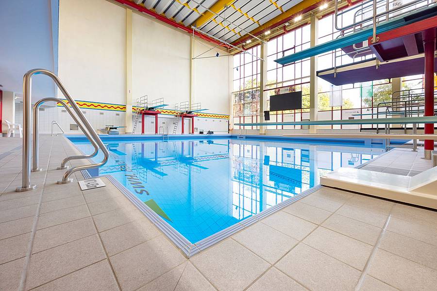 Halle/Saale Schwimmhalle Neustadt - Steuler Pool Linings