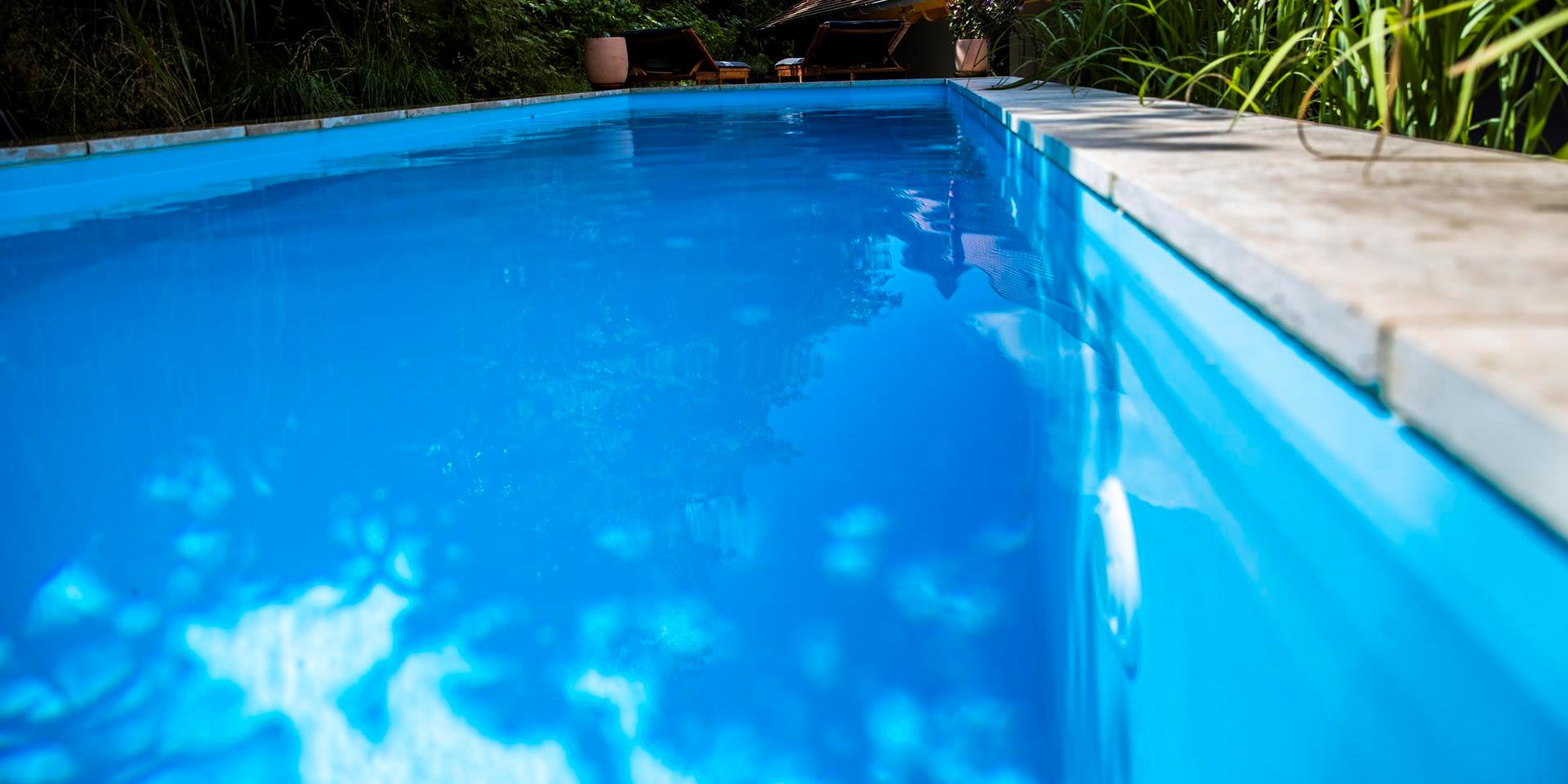 BY outdoor pool P16 - Steuler Pool Linings