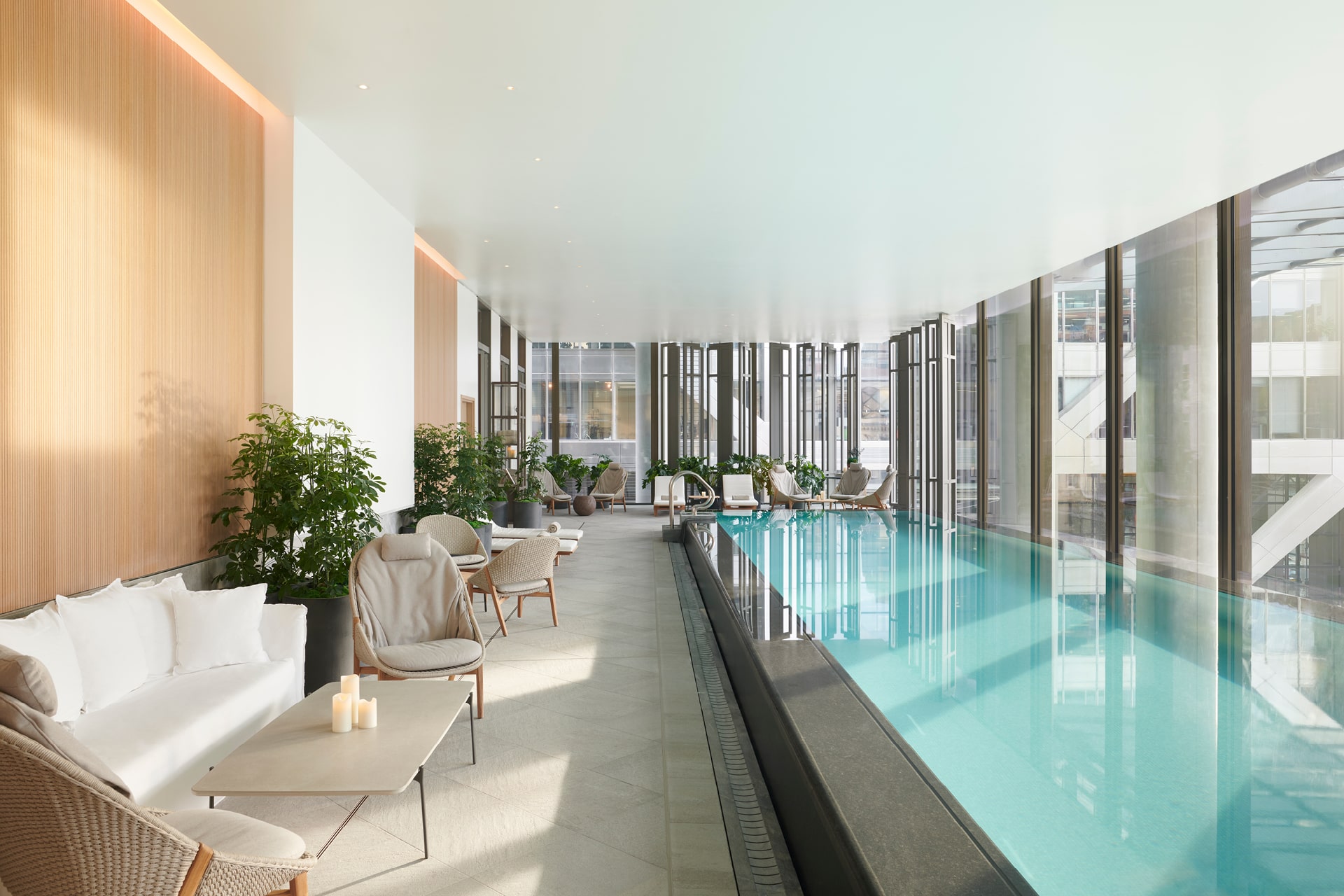 London Pan Pacific Hotel - Steuler Pool Linings