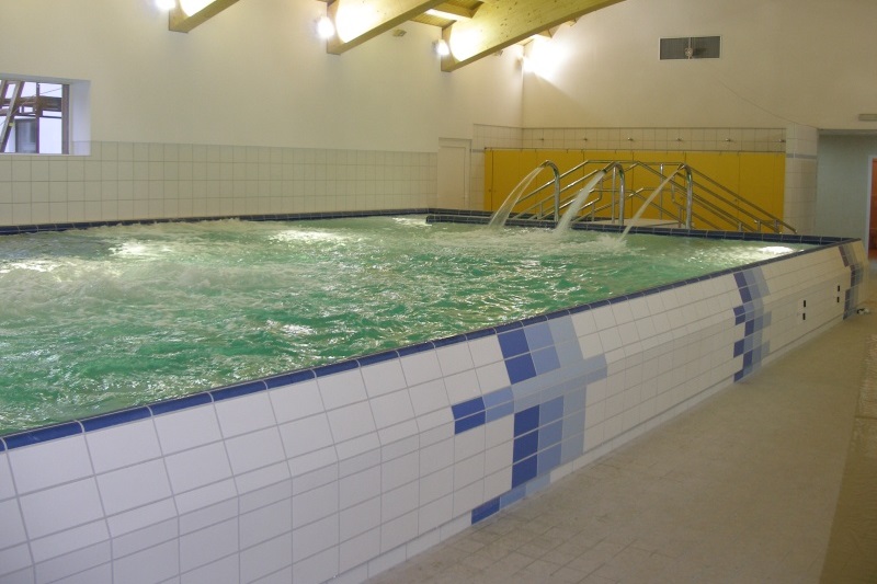 Karlova Studanka Therapiezentrum - Steuler Pool Linings